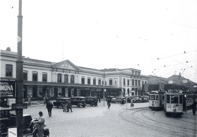 76360 Gezicht op het Centraal Station van de N.S. aan het Stationsplein te Utrecht.